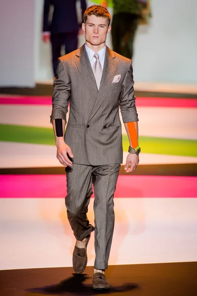 Look 10